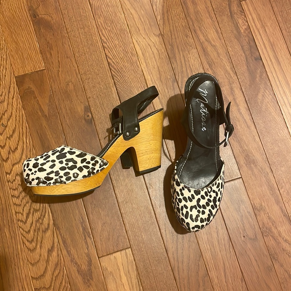 Free People Matisse leopard wooden clog heels size 9